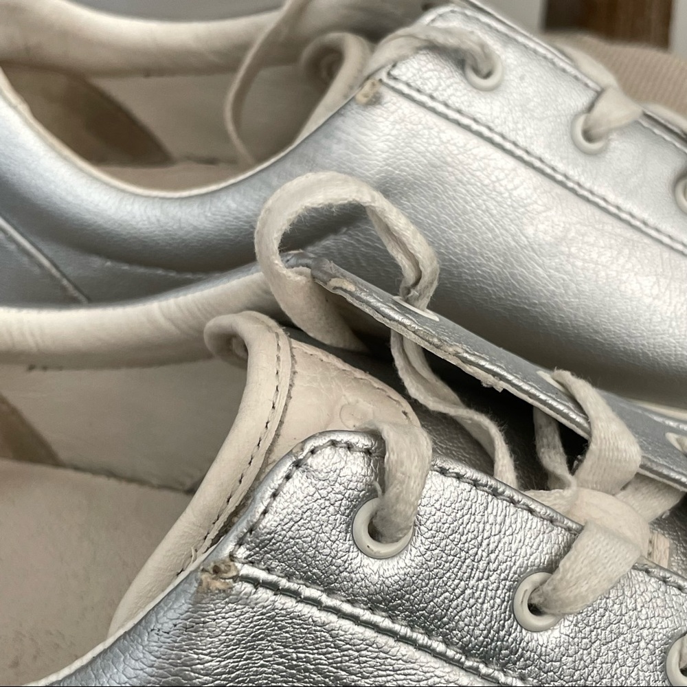 UGG ‘ Zilo’ Silver Metallic Sneakers - Picture 10 of 15